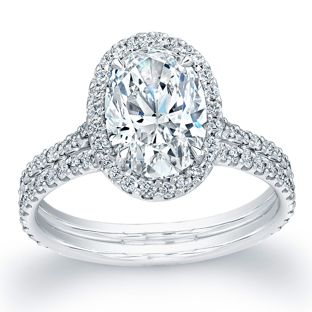 Oval Brilliant Diamond Ring