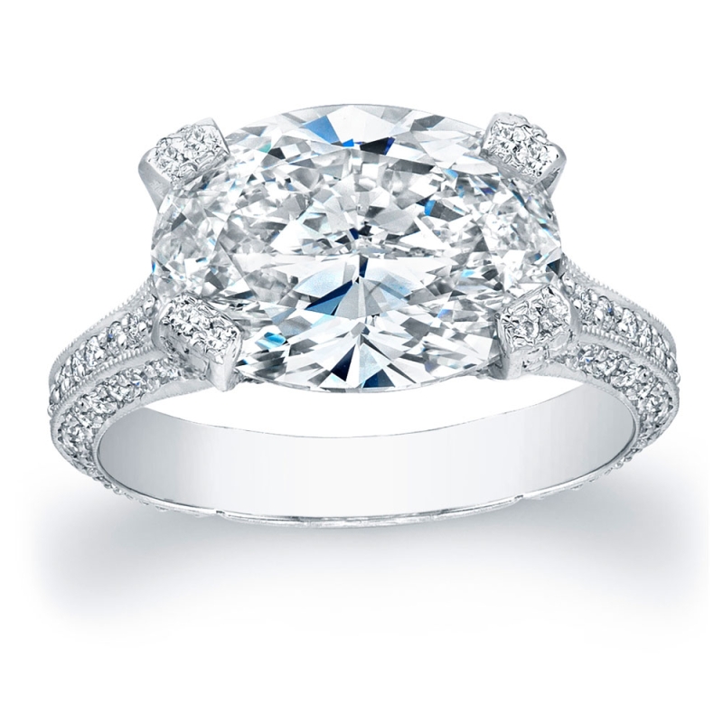 Oval Brilliant Diamond Ring