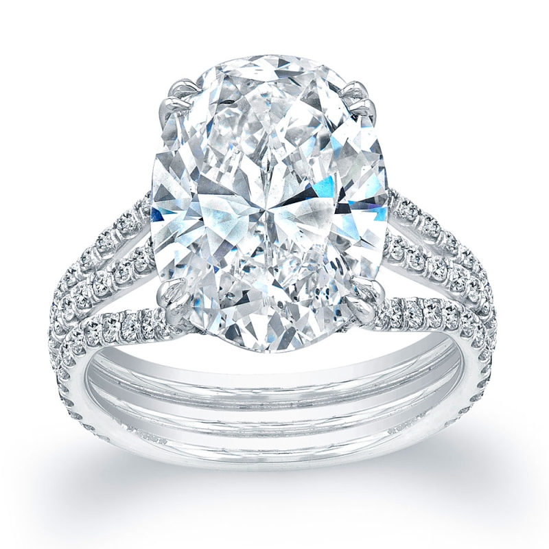 Oval Brilliant Diamond Ring